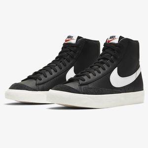 Nike Blazer Mid '77 Women’s Shoes SZ 5